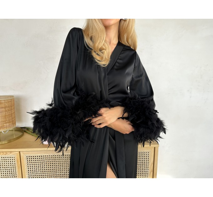 Feather boa black robe 